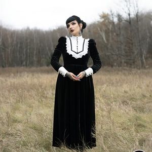Blackwood Castle - The Georgina Dress